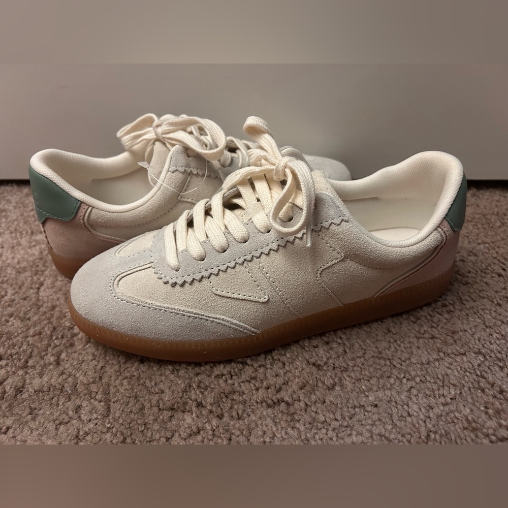 Tom’s Collins Sneakers *Brand New*
